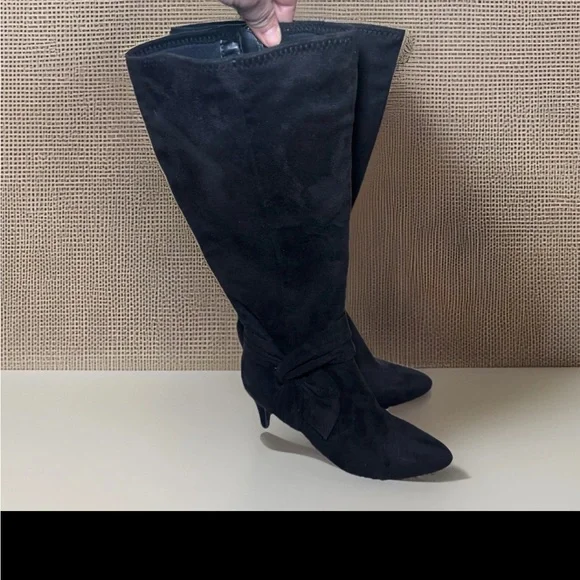 Elegant Faux Suede Black Heeled Boots - Picture 6 of 7